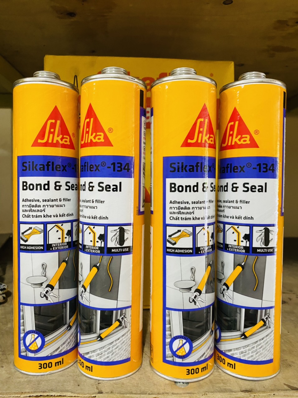 Sikaflex®-134 Bond & Seal: Keo đa năng dùng để trám và dán các khe co giãn và mối nối trong xây dựng và công nghiệp.